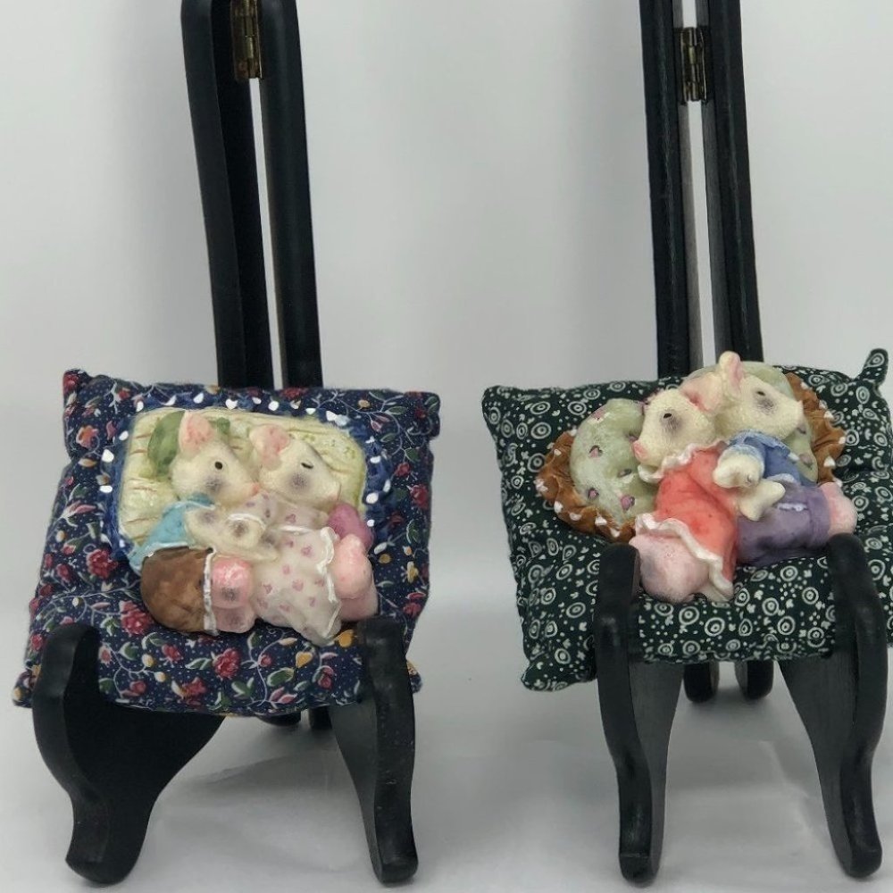 Male and female piglets handmade, 2 pushing pin cushion